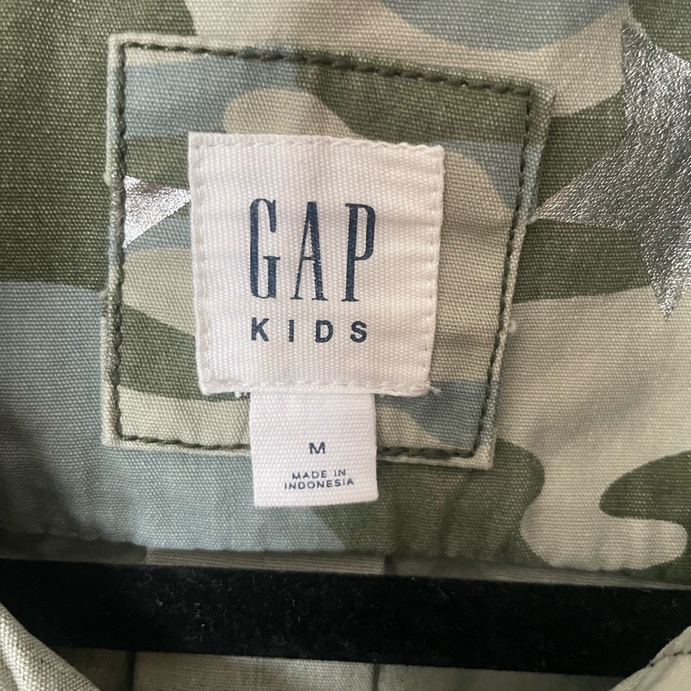 GAP Kids Green Camouflage Jacket with Star Accents - Picture 3 of 5